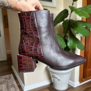 Seychelles Siesta Boot in burgundy size 7